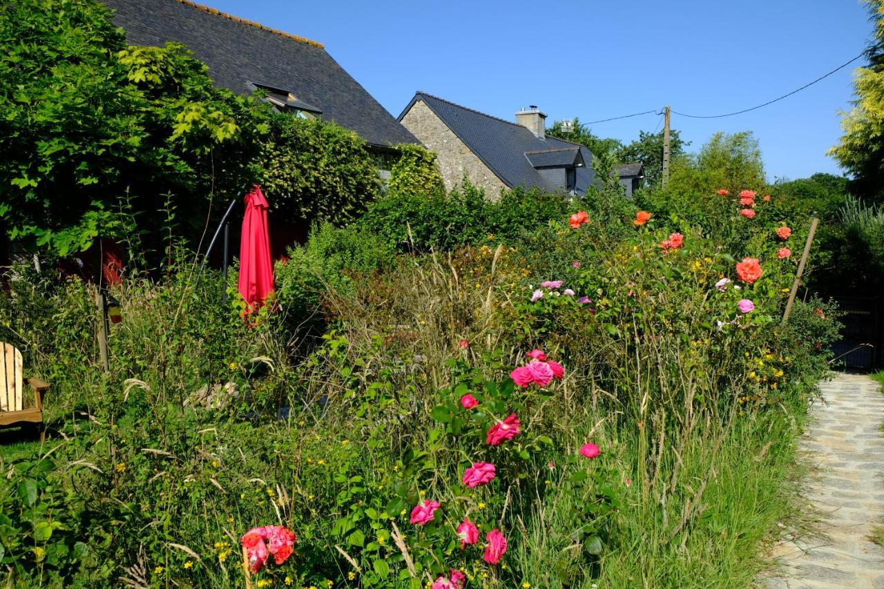 La Maison Jaune à la Janaie Parigné Exterior foto