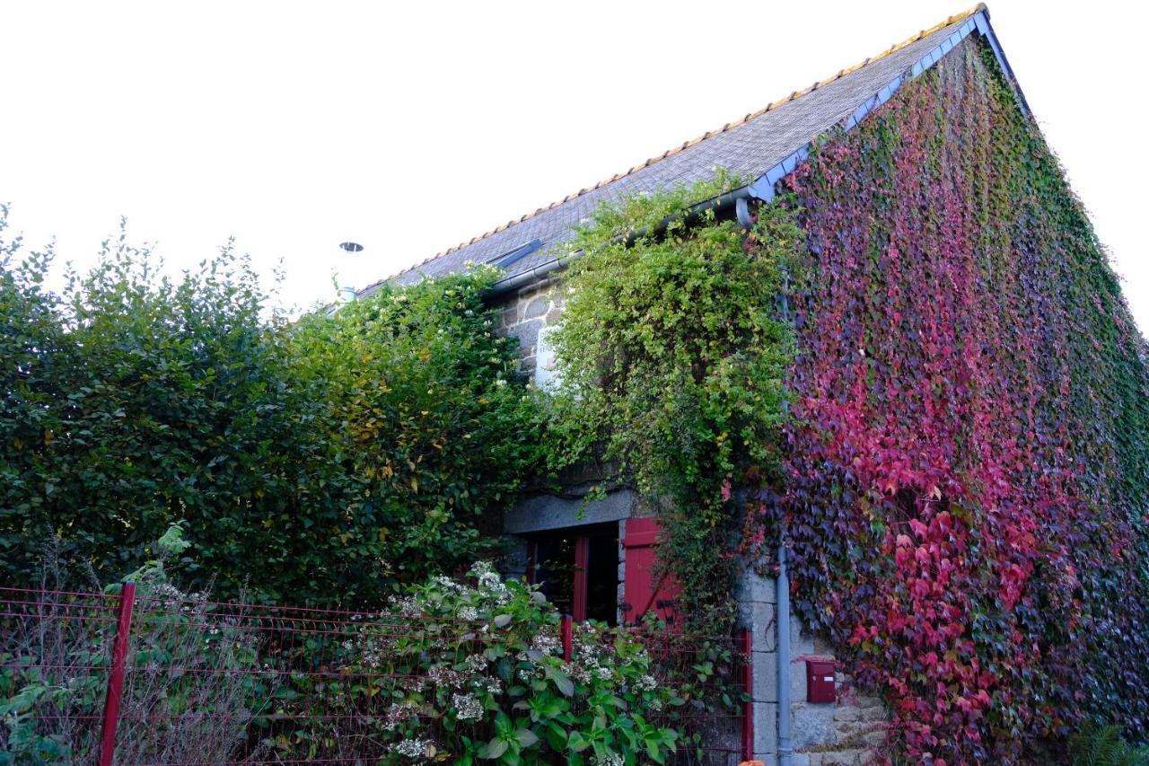 La Maison Jaune à la Janaie Parigné Exterior foto