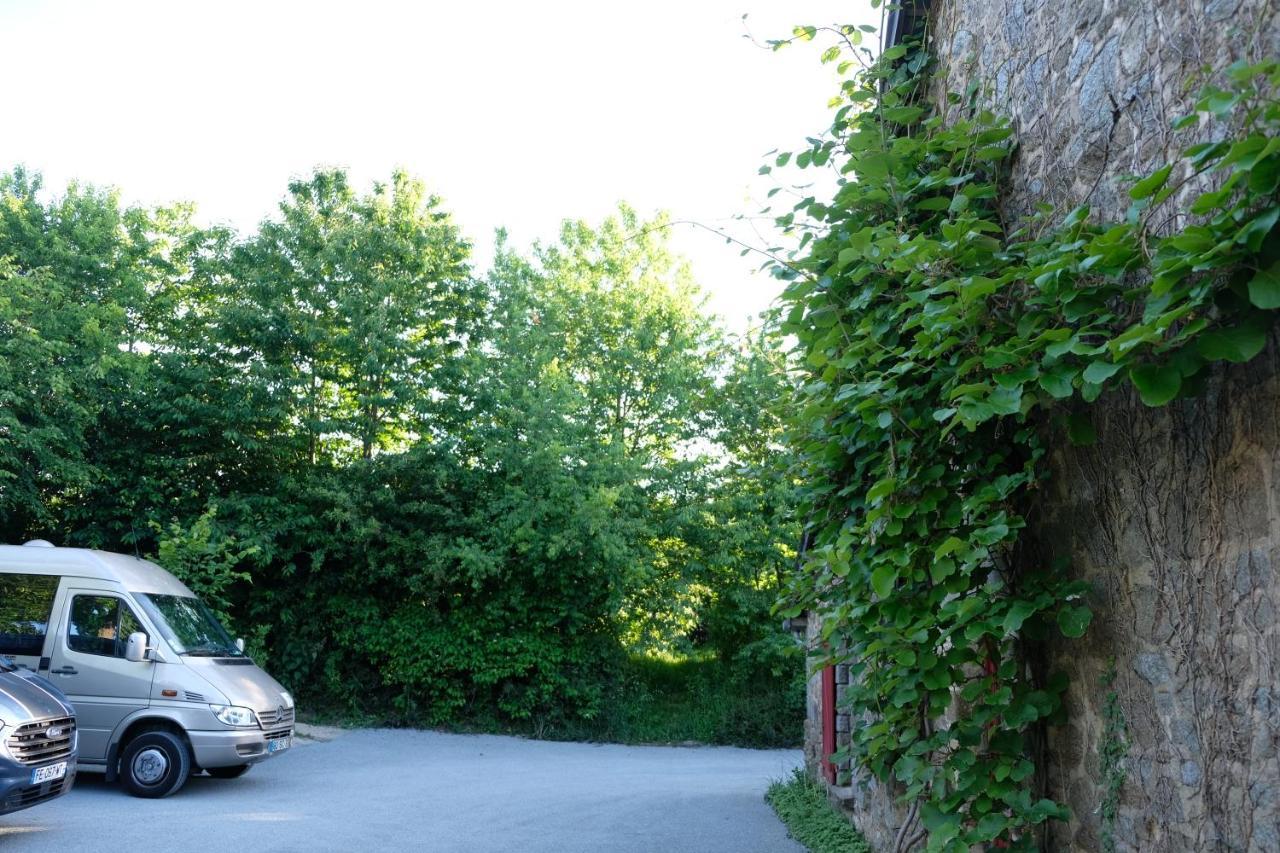 La Maison Jaune à la Janaie Parigné Exterior foto