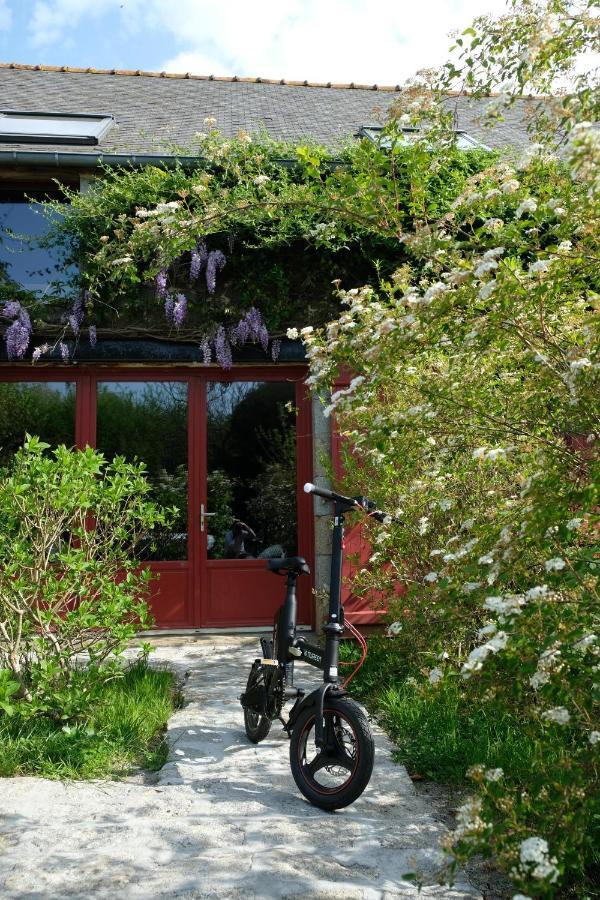 La Maison Jaune à la Janaie Parigné Exterior foto